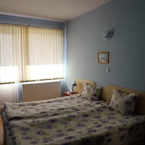Ξενοδοχείο Red House Family House